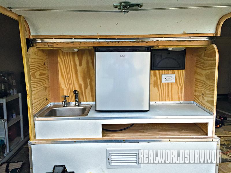 A useful galley area.