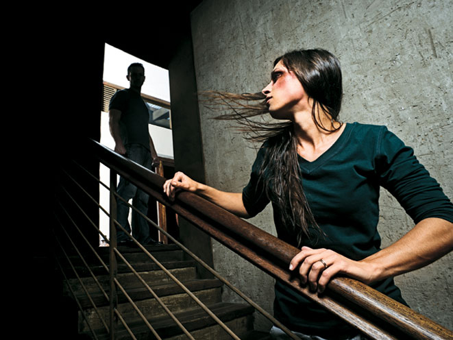self-defense, self defense, situational awareness, self-defense tips, self defense tips, situational awareness tips, defensive tactics, self defense techniques, survival, crime, crime defense, hands-on defense, stalking