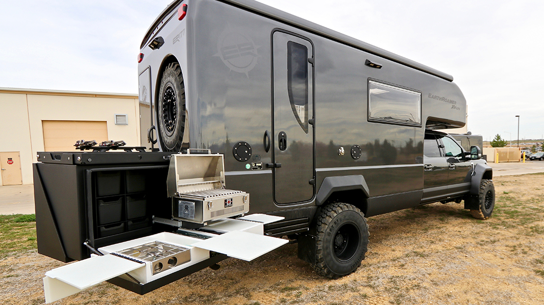 EarthRoamer XV-LTS RV bbq