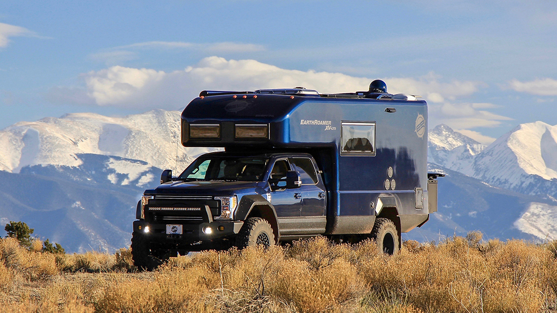 EarthRoamer XV-LTS RV mountains