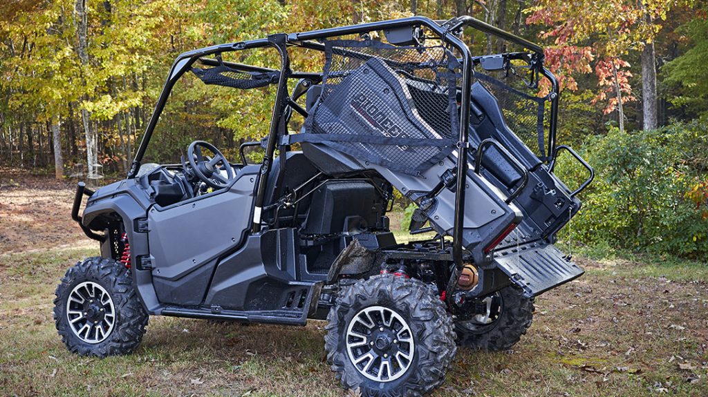 Honda Pioneer 1000-5 LE bed dump