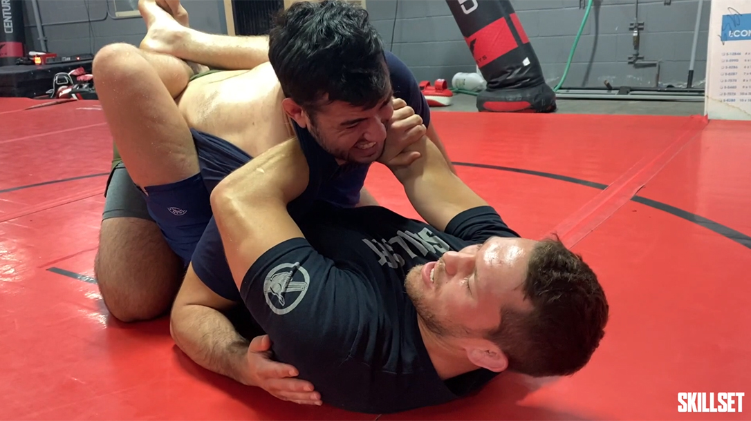 T-Shirt Choke, MMA, Self-Defense
