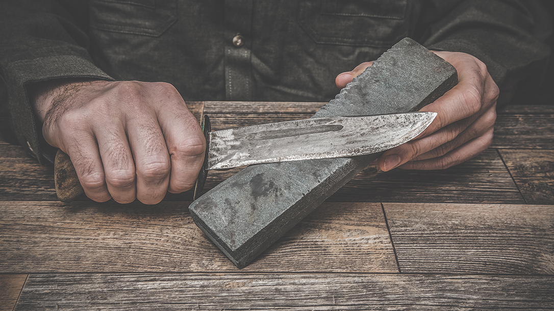 Knives that would make an adventurer like Crocodile Dundee proud!