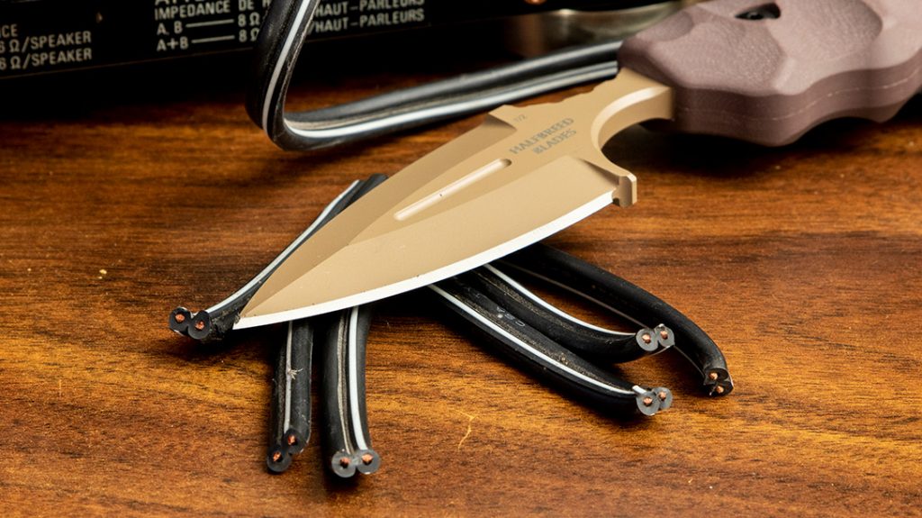The CCK-05 was able to cleanly cut up a power cable from a stereo component with no signs of deformation.