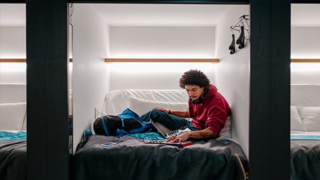 For travelers on a budget, capsule hot rooms are a great choice.
