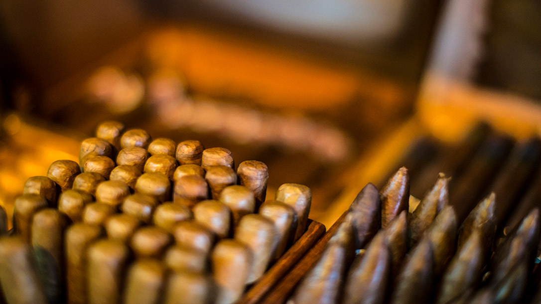 Knowing how to choose the right cigar will make you a superstar amongst the boys.