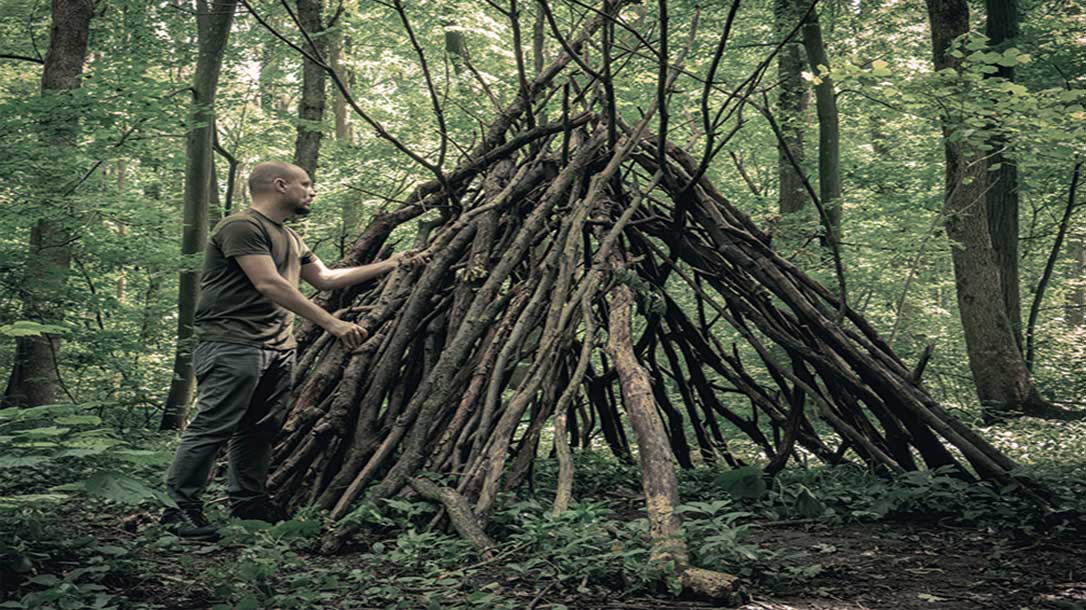 Here’s what you need to know to build a shelter outdoors.