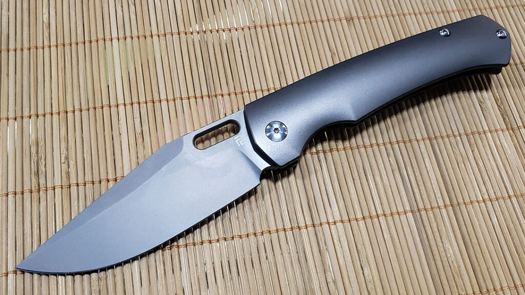 Best Knives: CJRB Revel.