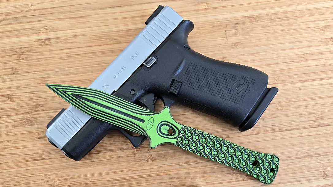 A defensive package with the VZ Grips Leonidas.