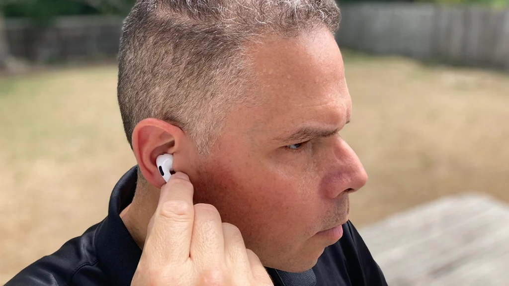 EDC Accessories: The stand-alone technology embedded in AirPods Pro allows you to execute various communications functions by touch or voice.