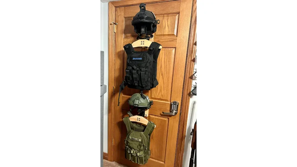 Armored plates keep you safe.