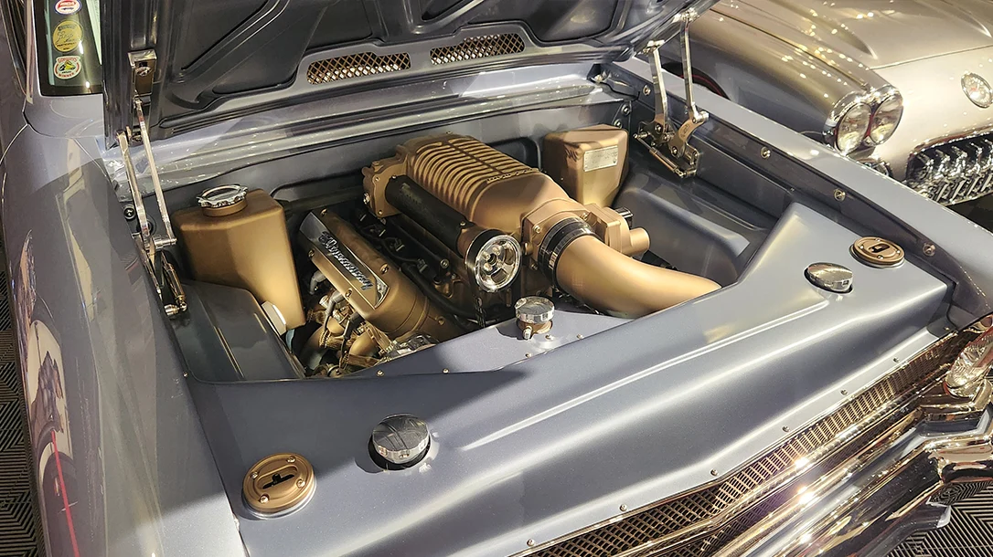 A Highly detailed and customized retromodded engine bay.