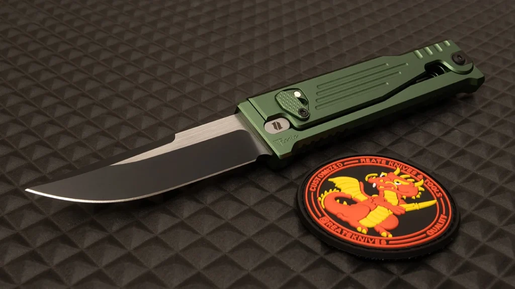 The Reate EXO-M elevates the concept of the gravity knife with near-flawless engineering and execution and the Blade HQ Exclusive version of it also makes it very affordable.