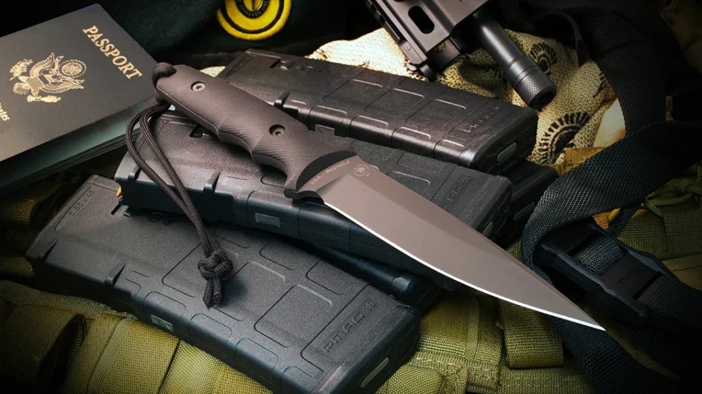 The Spartan Blades Clandestina is also available with a black blade and black handle.
