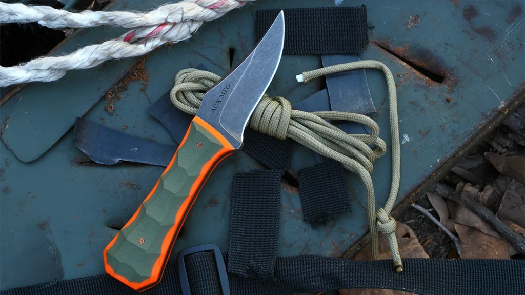 The author sliced through rubber tubing, nylon webbing, and paracord easily. However, the nylon rope proved to be too difficult for the blade.
