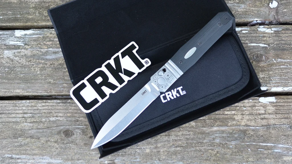 The CRKT Redemption comes in a zippered pouch nestled inside a magnetic closure box.