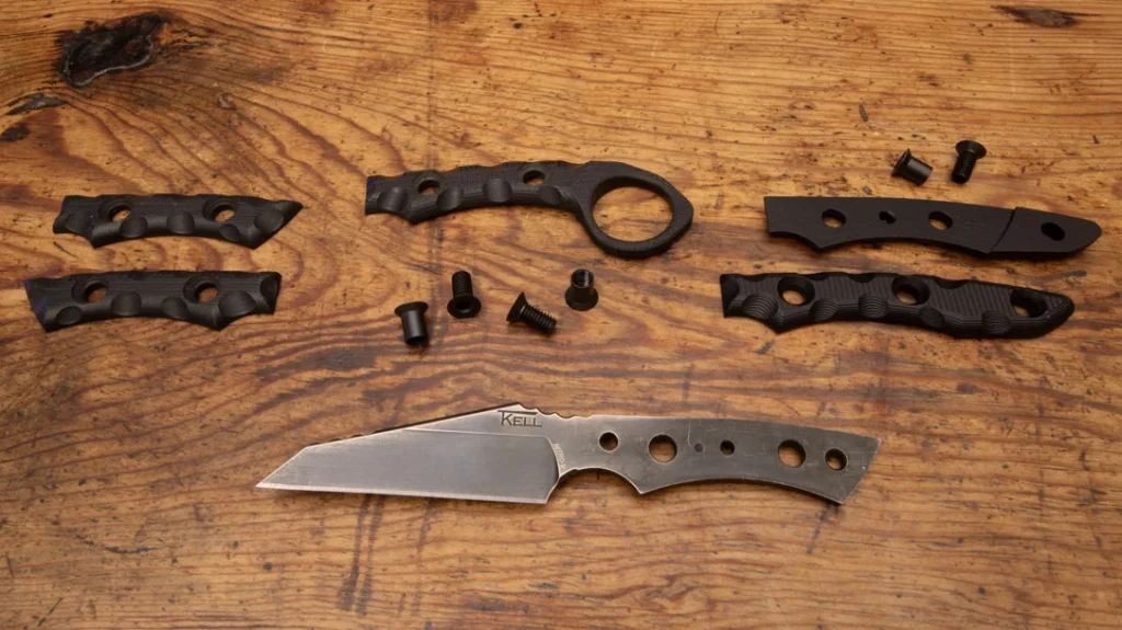 One of the most unique aspects of the WharnEDC is that it is available with T.Kell’s interchangeable handle scale system.