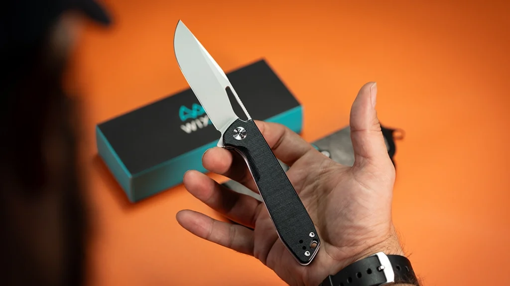 Move up a size, and you land on the WIXCO Knives Ragnar.