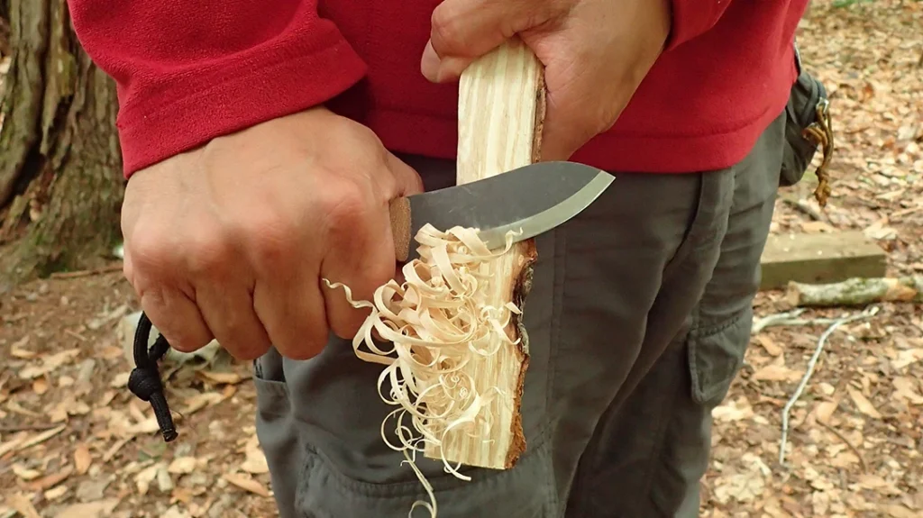 Nessmuk Trio: The author carved several feather sticks with the Cub-Muk to help ignite the next fire in camp. The Scandi grind really shines in this realm of camp-craft!