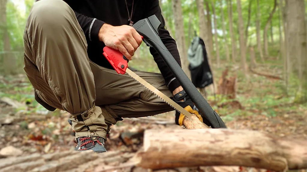 Sawing vertically was comfortable as the author cut wood that was way larger than suggested.