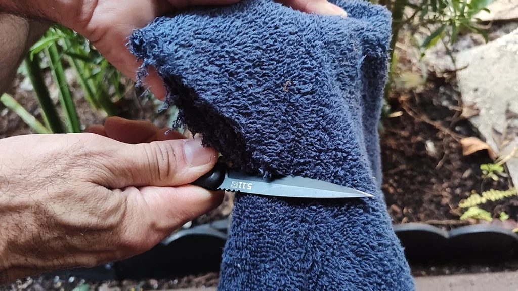 For small tasks around the home, the knife’s ultra-sharp blade tears through material.