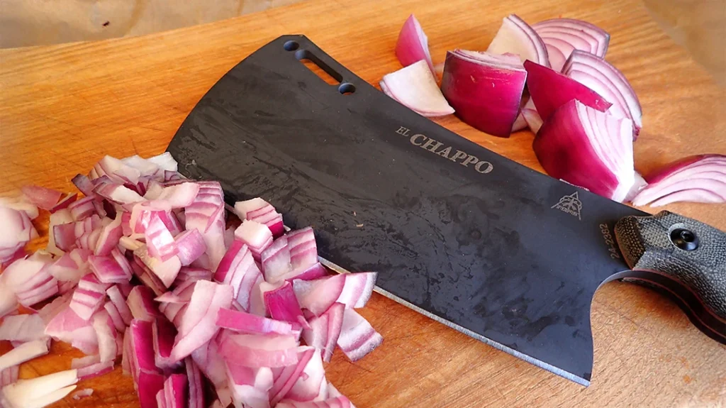 TOPS El Chappo chops and rough-chops an onion with ease.