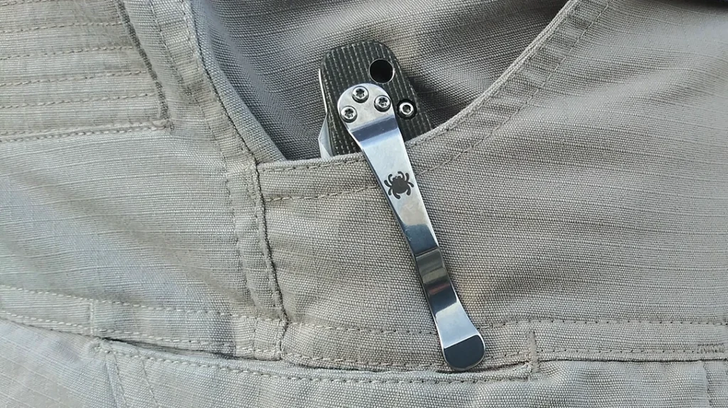 The author doesn’t always make use of pocket clips, but the one on the Spyderco Smock works great at keeping the knife exactly where you want it.