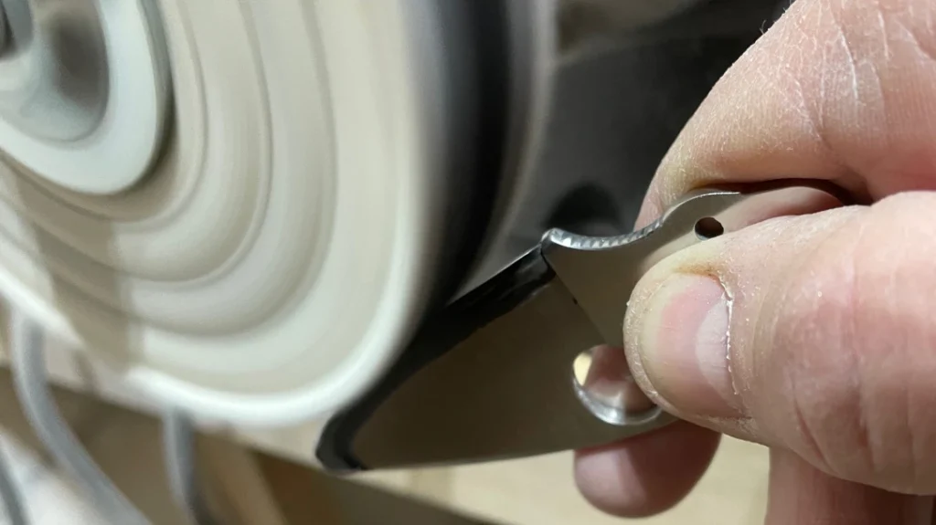 As a finishing touch, the author used a buffing wheel to polish the contact areas of the tubing.