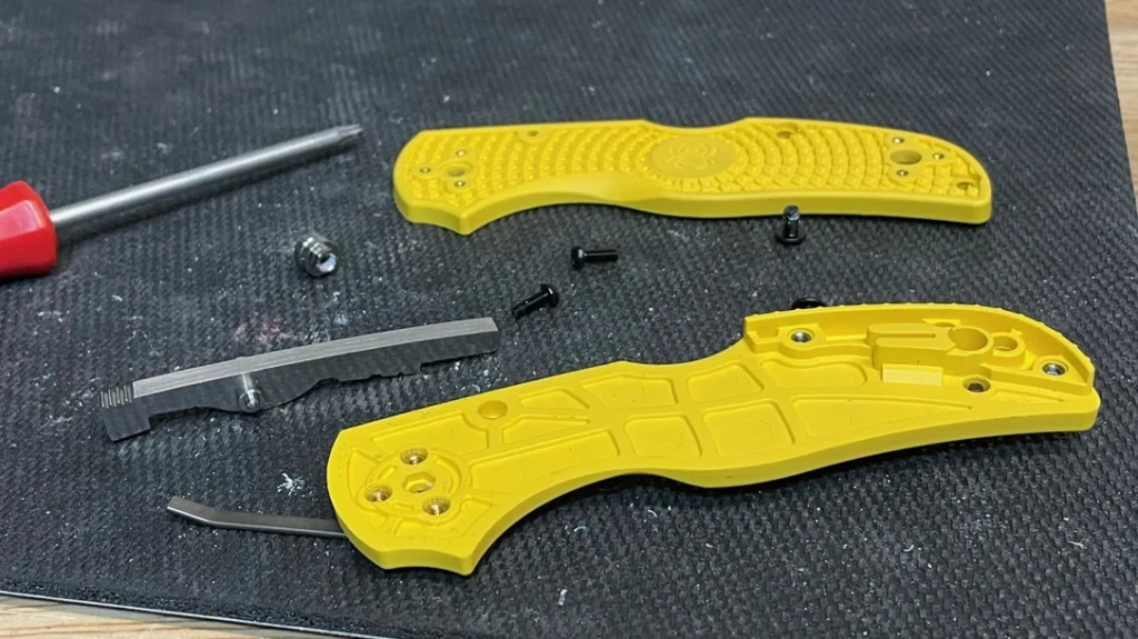 With all the parts complete, the final step was to reassemble the knife properly.