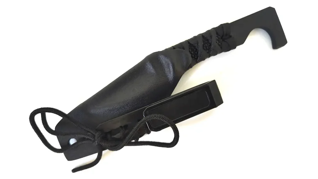 The sheath and belt clip allow for maximum versatility when carrying the Revenant Corps Talon V2.