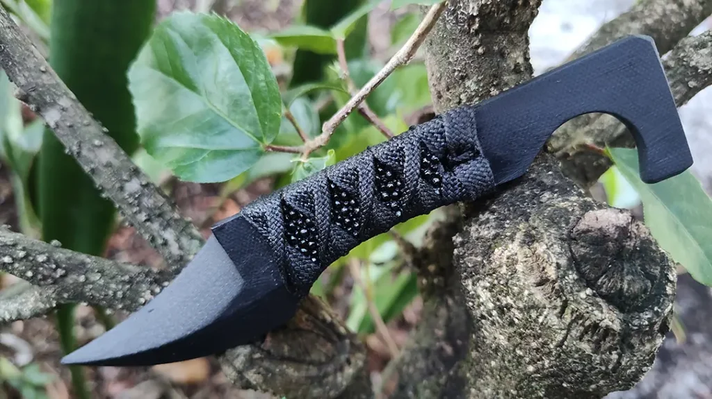 When weighing the pros and cons of this knife, the scale is far more in favor of its pros.