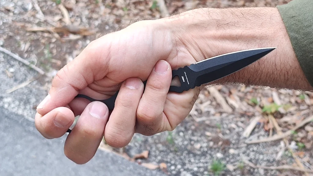 When in-hand, some daggers can become virtually invisible, as their thin body can be hidden along the wielder’s forearm.