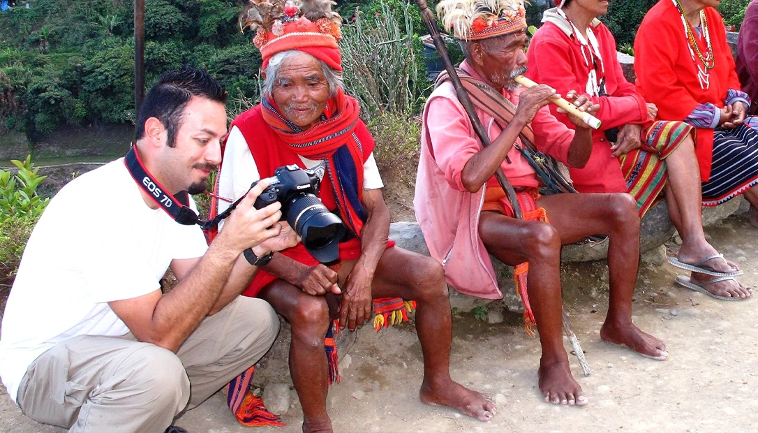 Travel Like a Pro: Interacting with Locals Abroad