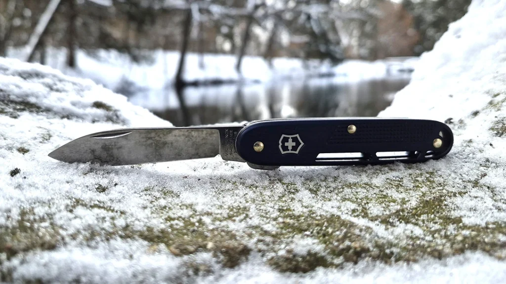 Victorinox Onefold Alox: A New Take on an Old Classic.
