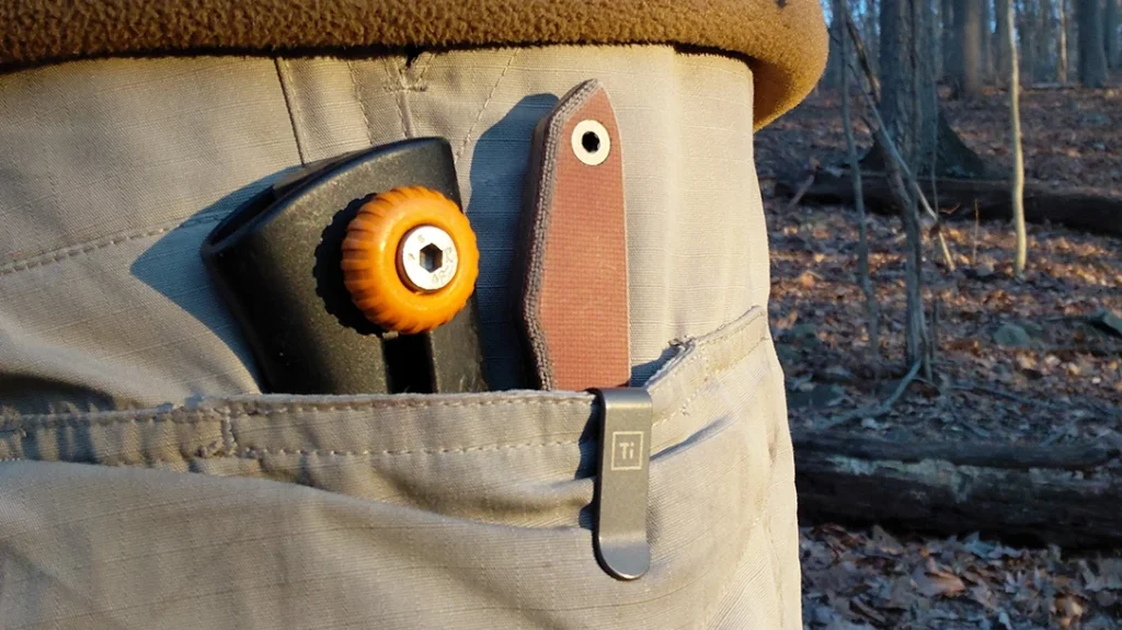 Two Kydex pocket sheaths ride left or right side, tip‑up or tip‑down, depending on your preference.