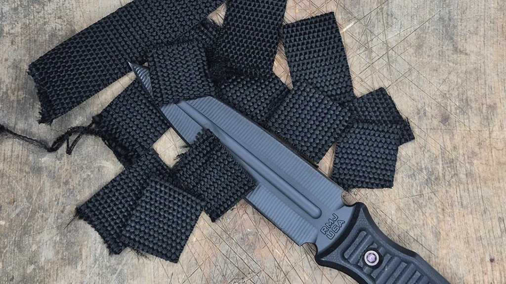 Freehand slices, as well as cutting the webbing against the board were no trouble at all.