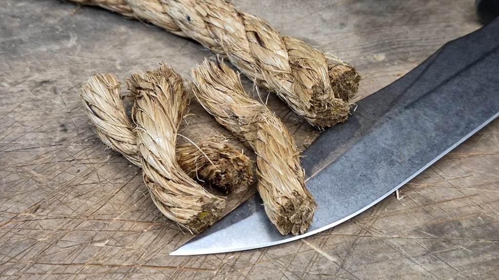 It took a little sawing to get through this rope, but the Defiant7 M320V got it done.
