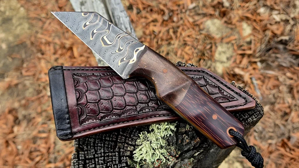 The Large Kiradashi blends modern materials with vintage for a truly unique piece.