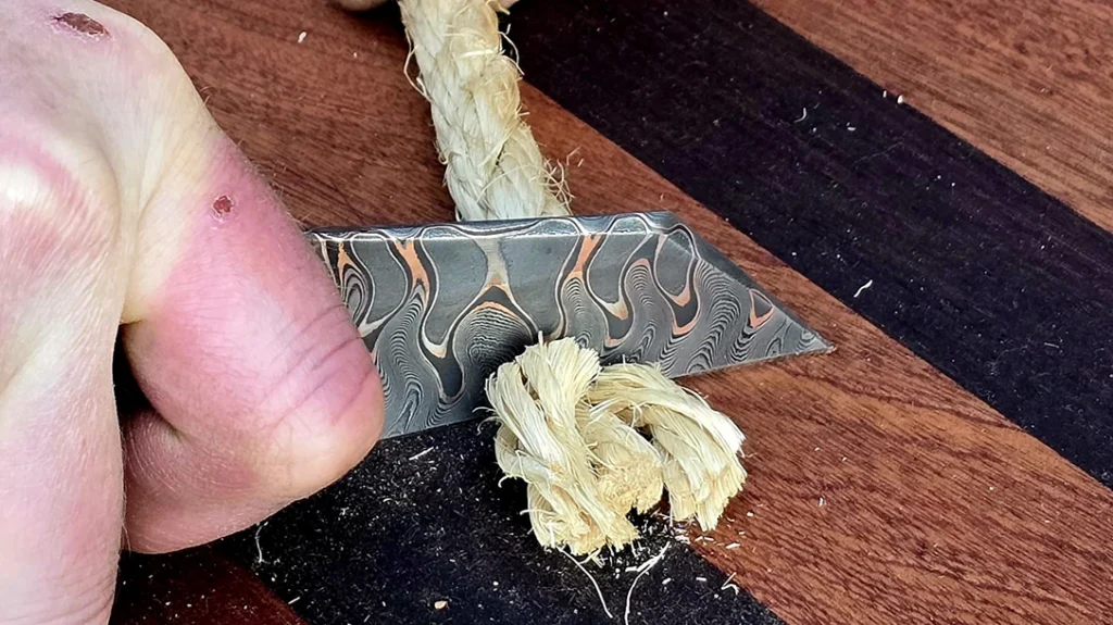 The Large Kiradashi has a lot of cutting power and shows little wear despite hard use.