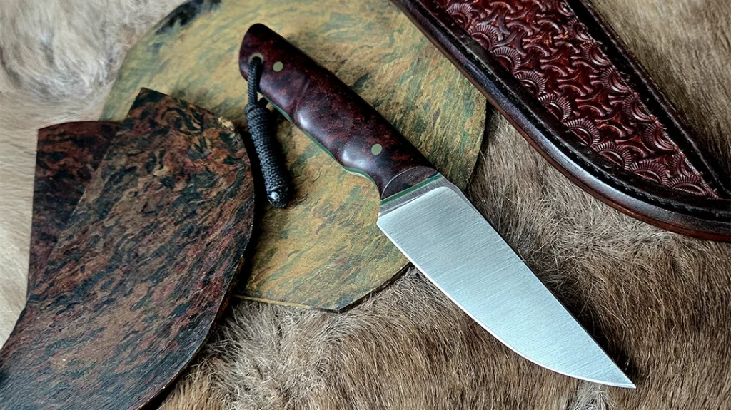 The Novas blends traditional materials like vintage rag micarta with modern CPM Magnacut steel.