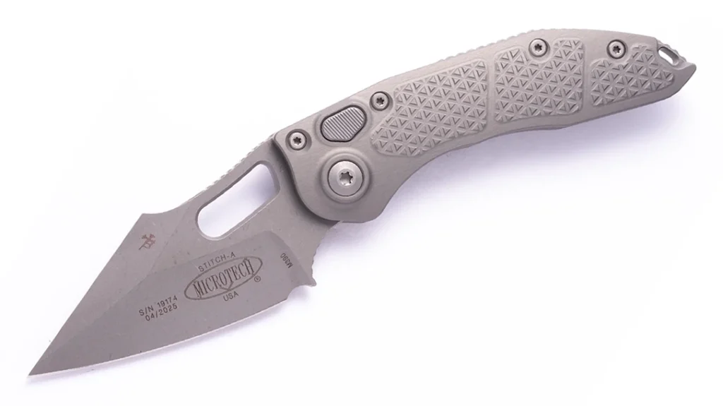 The Stitch is a production version of the 2017 custom knife collaboration between Marfione Custom Knives and Borka Blades.