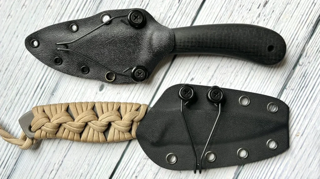 The elegantly simple APH, winner of the “Accessory of the Year” award at the 2025 Blade Show, can “straddle” the blade of a sheathed knife for vertical carry on a belt.