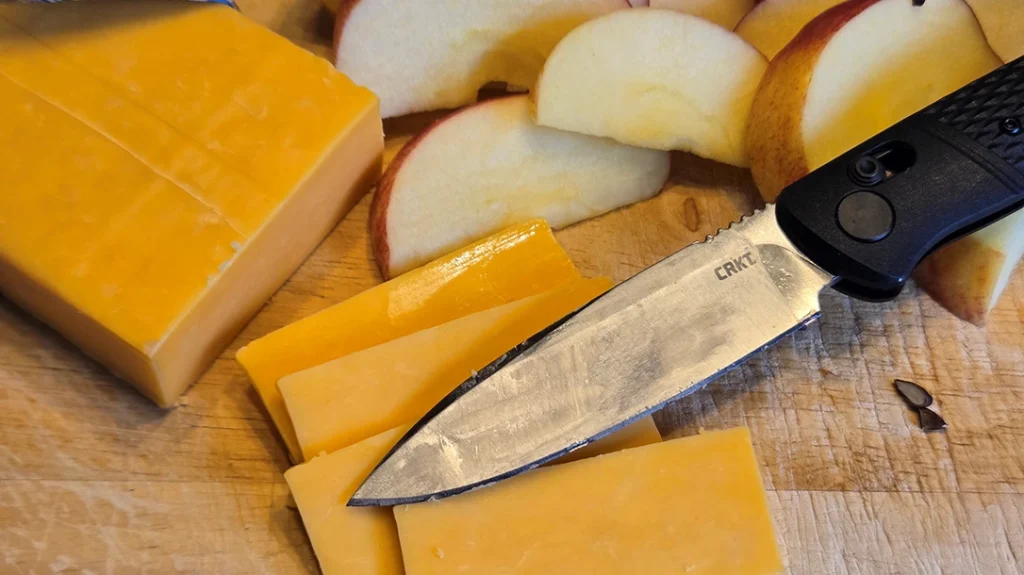 The flat grind makes it an excellent slicer as well.