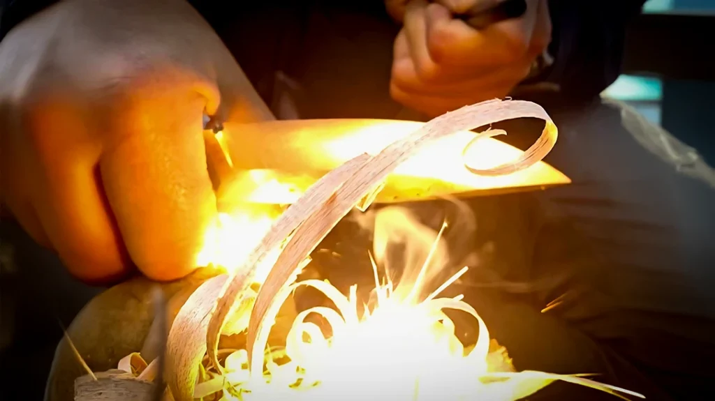 The Fallkniven F1X and the rest of the F1 series throw sparks easily with a sharp 90-degree spine.