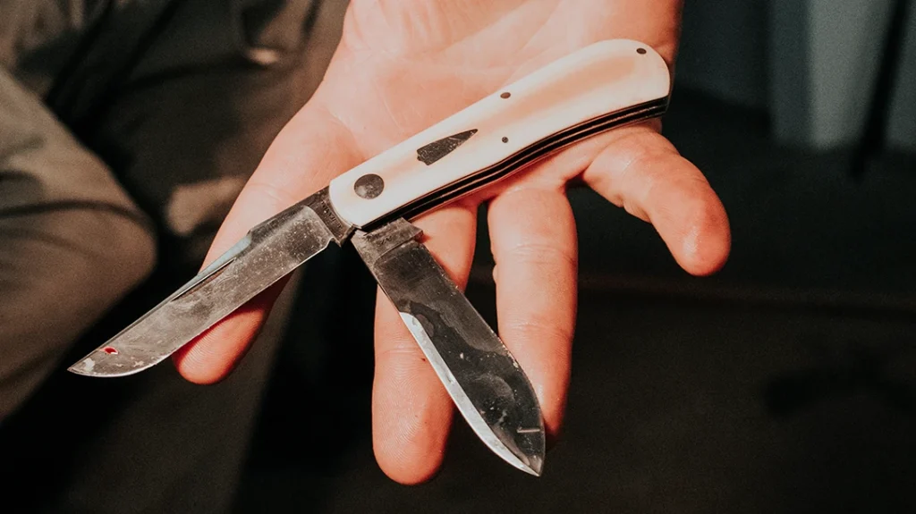 The Tony Bose Panama Trapper is typically a two-blade design around 4 inches closed, with a clip main blade and a big, wide spey blade.