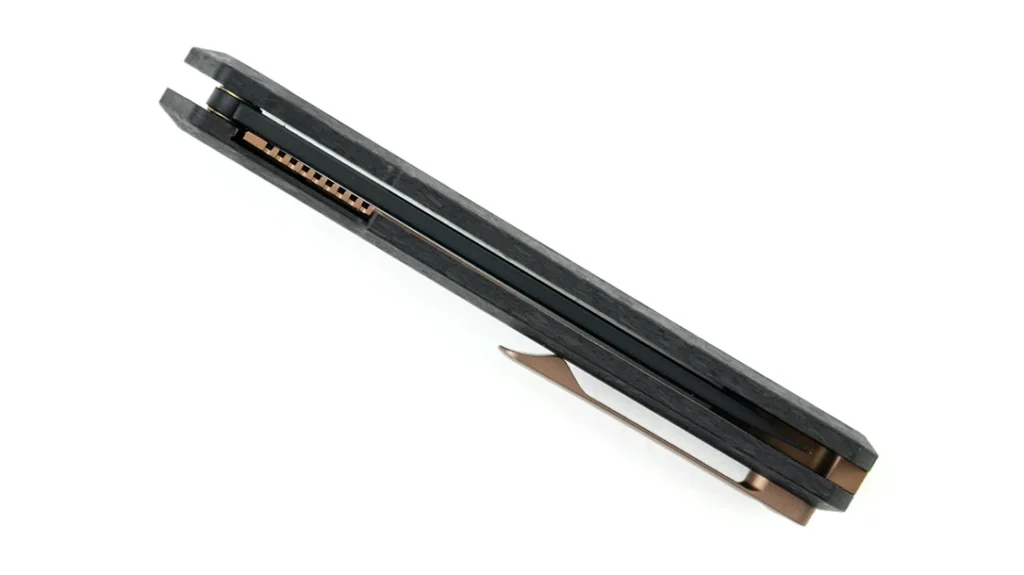 After disengaging the lock, the blade glides smoothly back into place, perfectly centered within the handle, where the snappy detent draws it in.