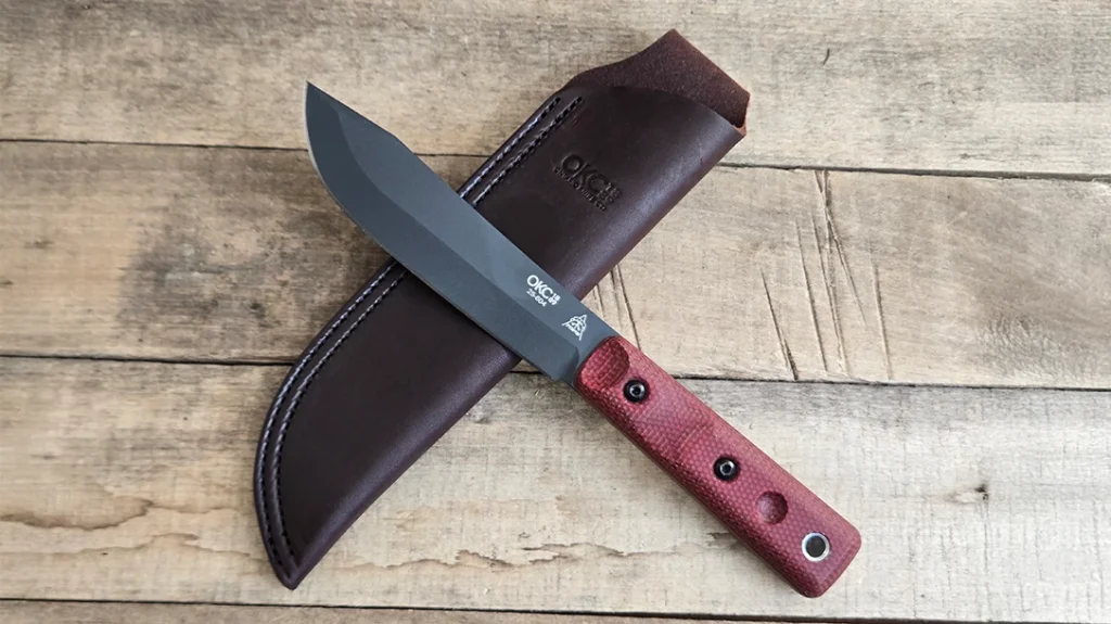 The knife weighs 9.0 ounces on its own, and 13.7 ounces with the included brown leather sheath.