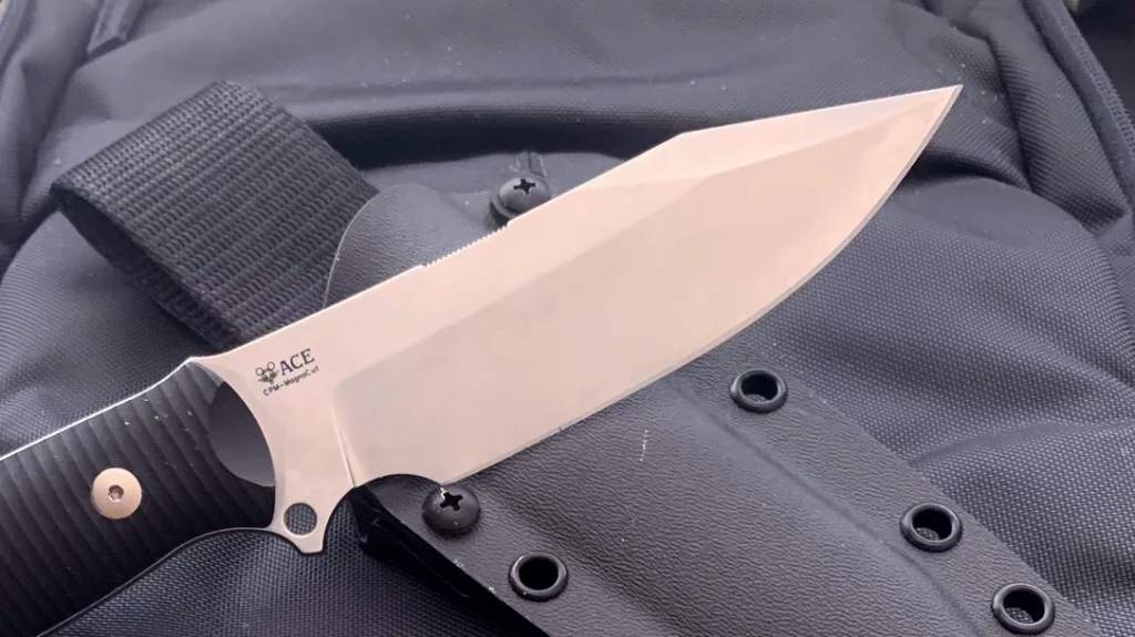 With an overall length of 9.7 inches, the GiantMouse Redington has a 5.1-inch clip-point blade made from CPM MagnaCut steel.