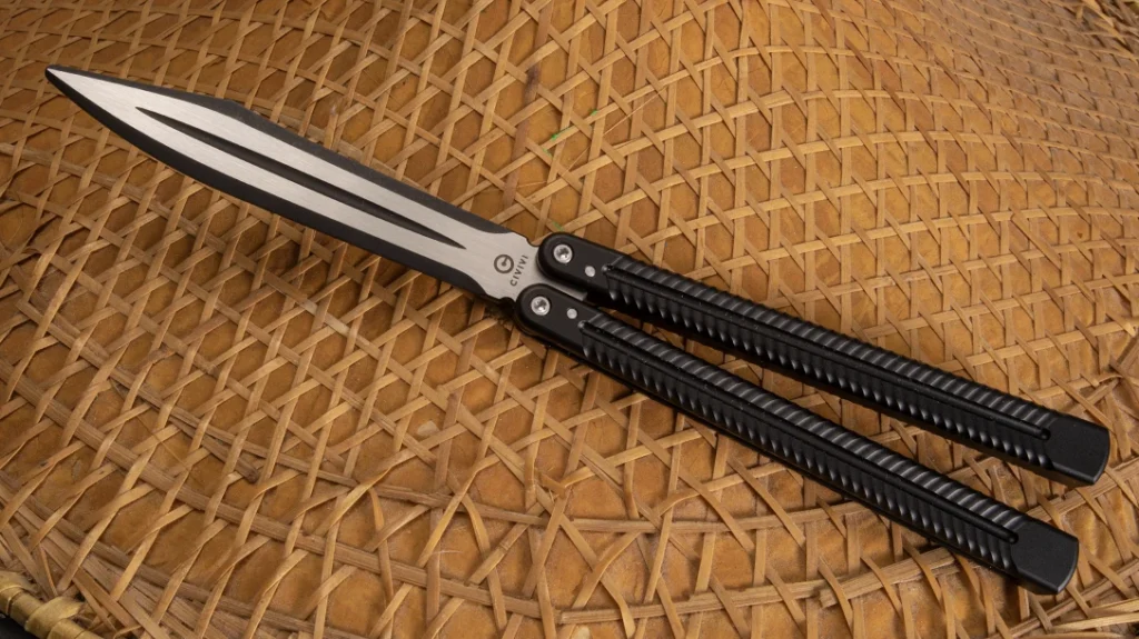 It is not a trainer version of an equivalent live blade, nor is it designed for safe martial arts contact training with a partner.