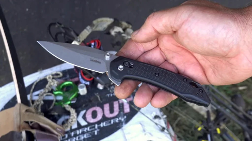 The Kershaw Bonneville in hand.